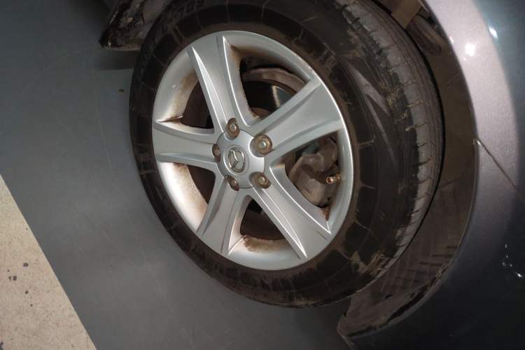 Used Mazda 6 2007 2.0L Automatic Luxury Version Right Front Wheel Hub