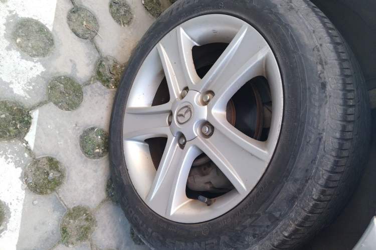 Used Mazda 6 2007 2.0L Manual Transmission Right Front Wheel Hub