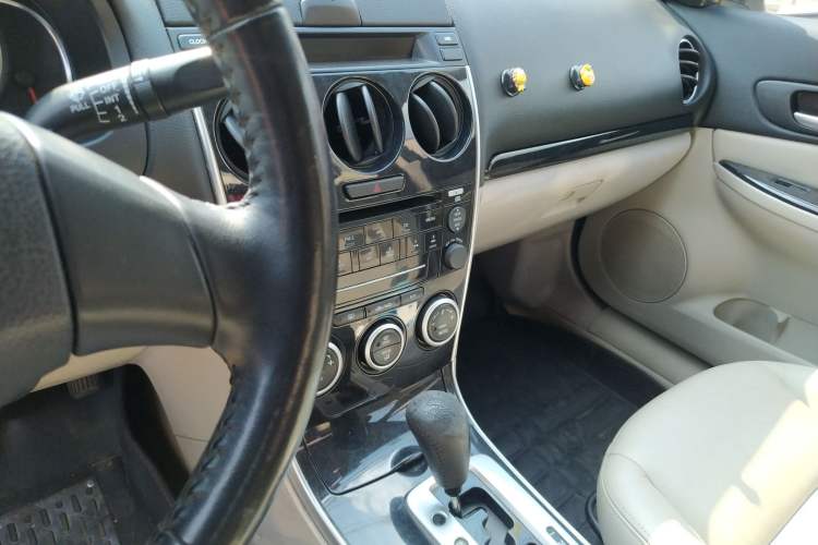 Used Mazda 6 2007 2.0L Automatic Ultra-Luxury Version Audio And AC Panel