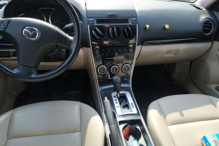 Used Mazda 6 2007 2.0L Automatic Ultra-Luxury Version Center Console
