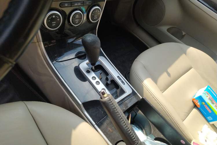 Used Mazda 6 2007 2.0L Automatic Ultra-Luxury Version Gear Lever
