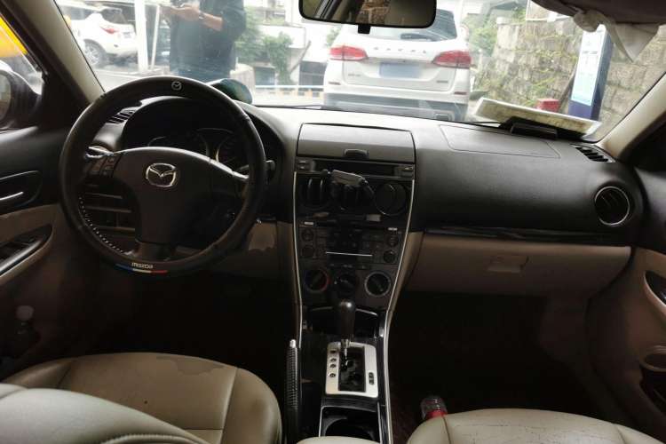 Used Mazda 6 2008 2.0L Automatic Fashion Edition Center Console