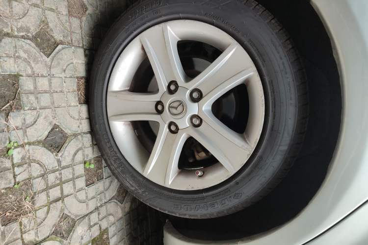 Used Mazda 6 2008 2.0L Automatic Fashion Edition Right Front Wheel Hub