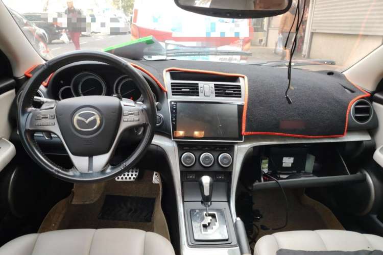 Used Mazda 6 2009 2.5L Automatic Supreme Edition Center Console