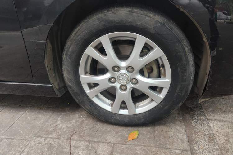 Used Mazda 6 2009 2.5L Automatic Prestige Edition Right Front Wheel Hub