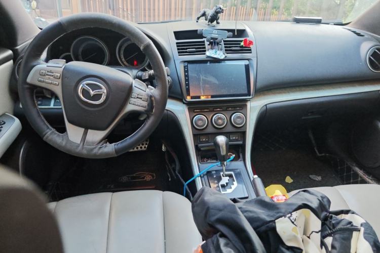 Used Mazda 6 2009 2.5L Automatic Supreme Edition Center Console