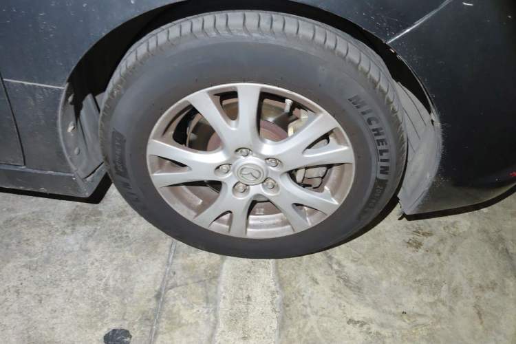 Used Mazda 6 2009 2.5L Automatic Supreme Edition Right Front Wheel Hub