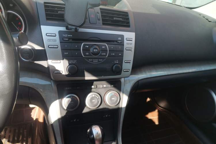 Used Mazda 6 2009 2.5L Automatic Supreme Edition Audio And AC Panel