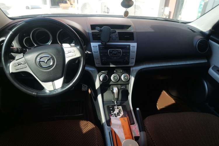 Used Mazda 6 2009 2.5L Automatic Supreme Edition Center Console