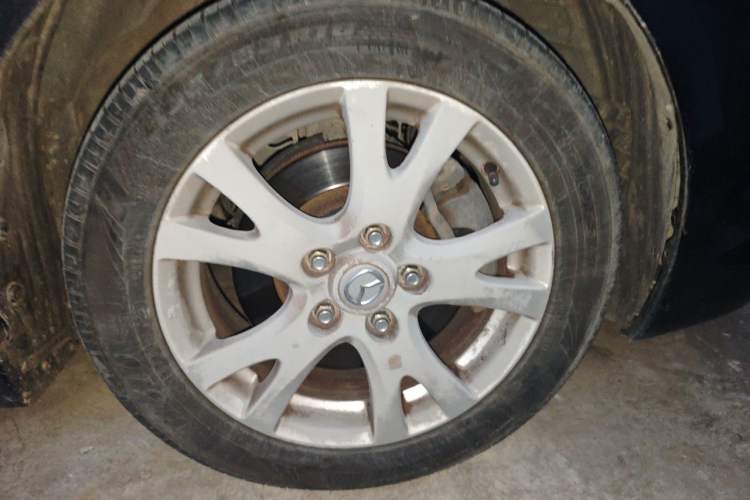 Used Mazda 6 2009 2.5L Automatic Prestige Edition Right Front Wheel Hub
