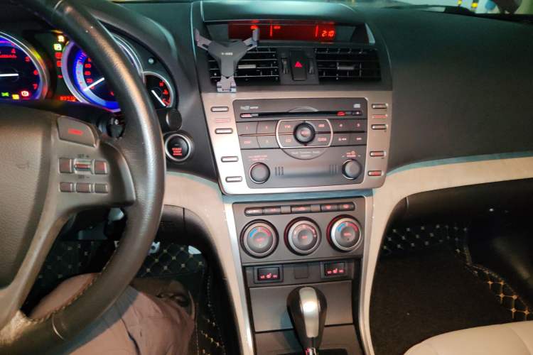 Used Mazda 6 2009 2.5L Automatic Supreme Edition Audio And AC Panel