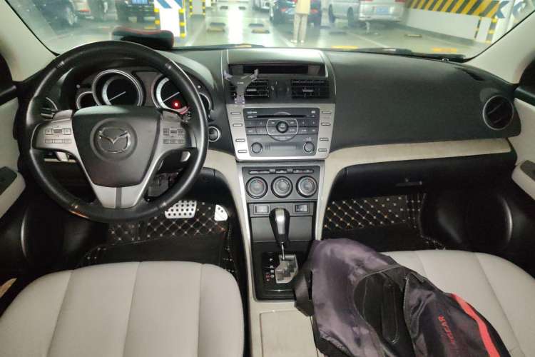 Used Mazda 6 2009 2.5L Automatic Supreme Edition Center Console