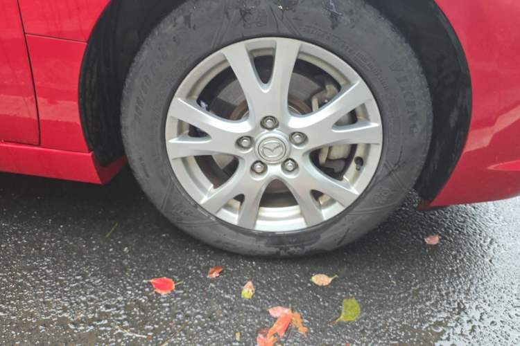 Used Mazda 6 2009 2.5L Automatic Supreme Edition Right Front Wheel Hub