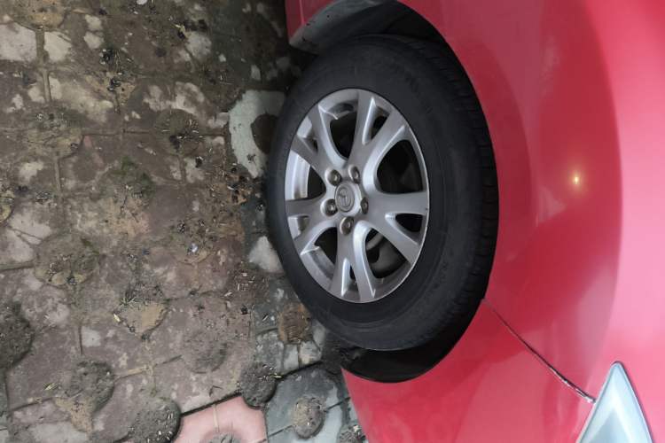 Used Mazda 6 2009 2.5L Automatic Supreme Edition Right Front Wheel Hub