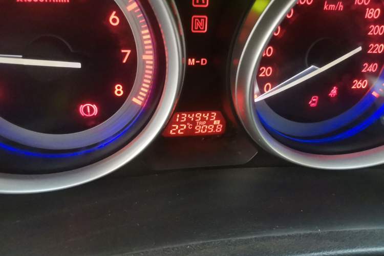 Used Mazda 6 2010 Coupe 2.0L Automatic Luxury Edition Odometer Close Up