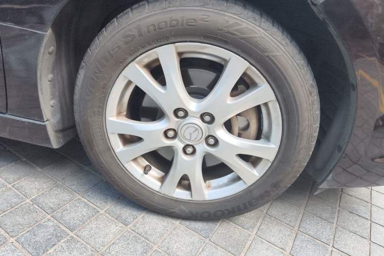 Used Mazda 6 2010 2.0L Automatic Luxury Edition Right Front Wheel Hub