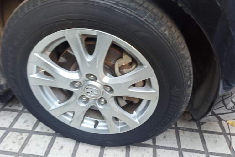 Used Mazda 6 2010 2.0L Manual Transmission Right Front Wheel Hub