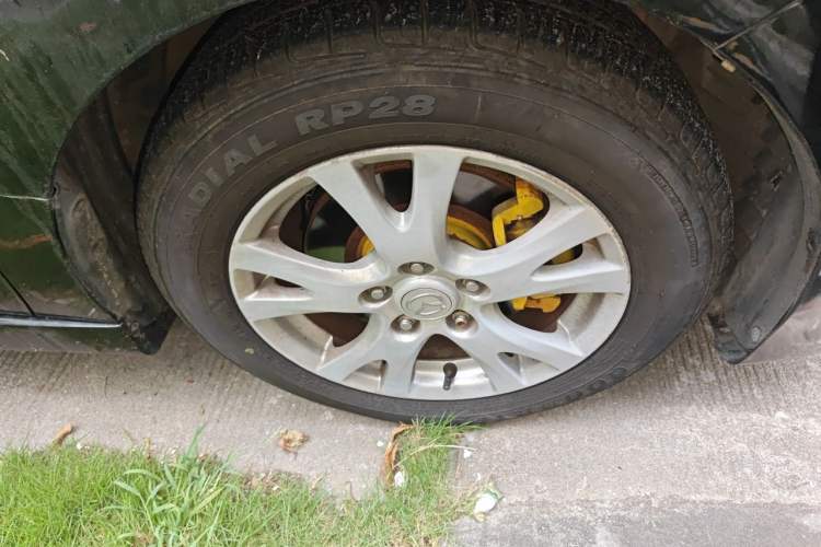 Used Mazda 6 2010 Coupe 2.0L Automatic Luxury Edition Right Front Wheel Hub