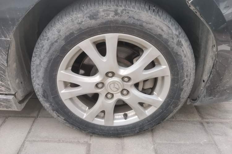 Used Mazda 6 2010 Coupe 2.0L Automatic Luxury Edition Right Front Wheel Hub