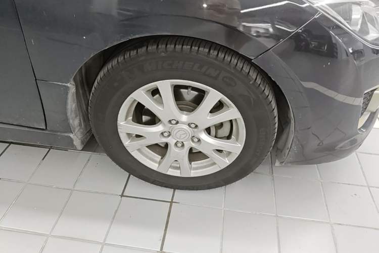 Used Mazda 6 2010 Coupe 2.0L Automatic Luxury Edition Right Front Wheel Hub