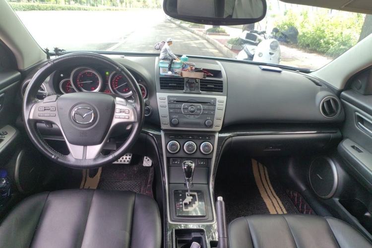 Used Mazda 6 2010 Coupe 2.5L Automatic Supreme Edition Center Console