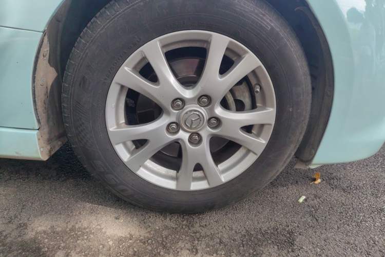 Used Mazda 6 2010 Coupe 2.5L Automatic Supreme Edition Right Front Wheel Hub