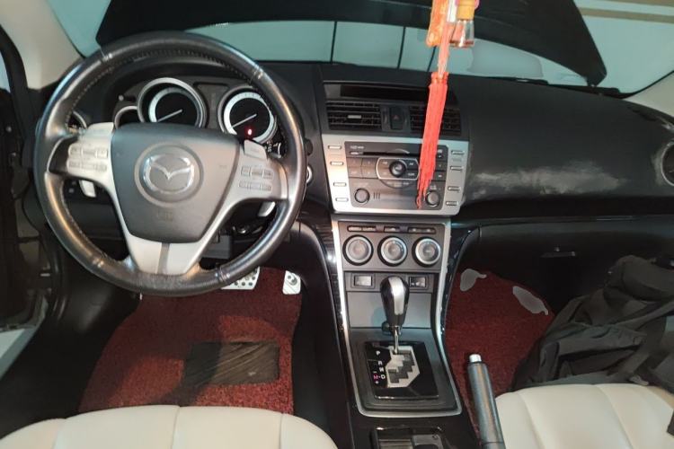 Used Mazda 6 2010 Coupe 2.5L Automatic Supreme Edition Center Console