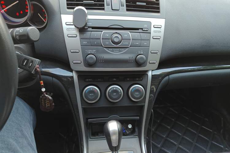 Used Mazda 6 2010 Coupe 2.0L Automatic Luxury Edition Audio And AC Panel