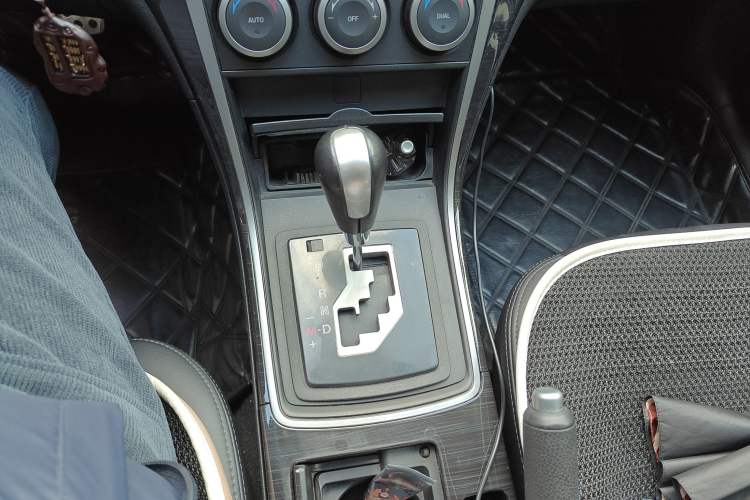 Used Mazda 6 2010 Coupe 2.0L Automatic Luxury Edition Gear Lever