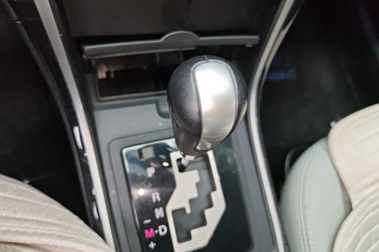Used Mazda 6 2010 2.0L Automatic Luxury Edition Gear Lever
