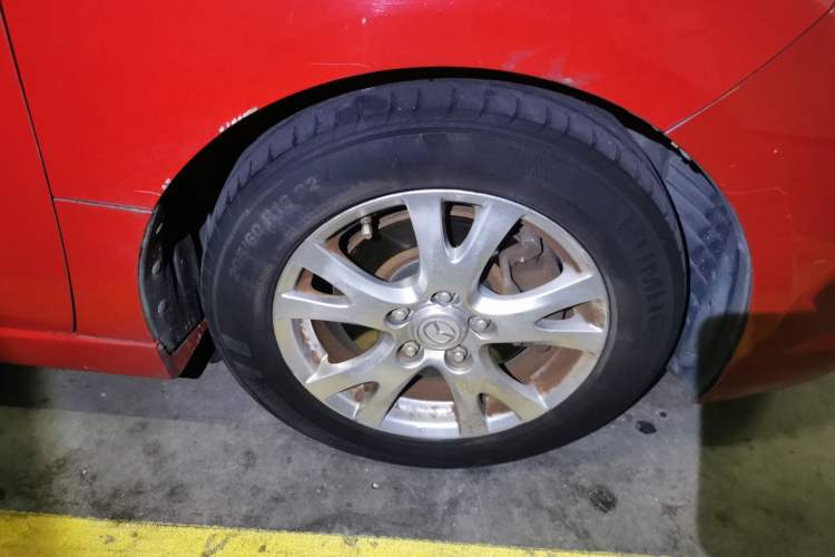 Used Mazda 6 2010 2.0L Automatic Luxury Edition Right Front Wheel Hub