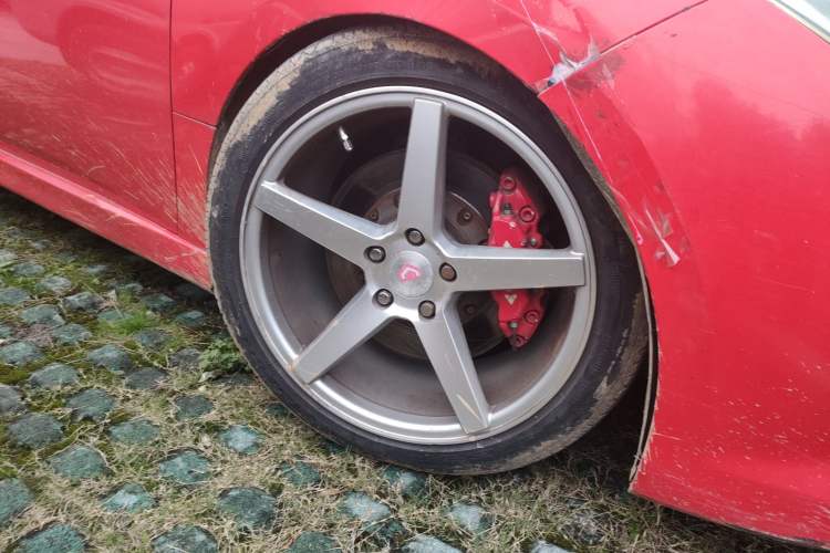Used Mazda 6 2010 Coupe 2.5L Automatic Supreme Edition Right Front Wheel Hub