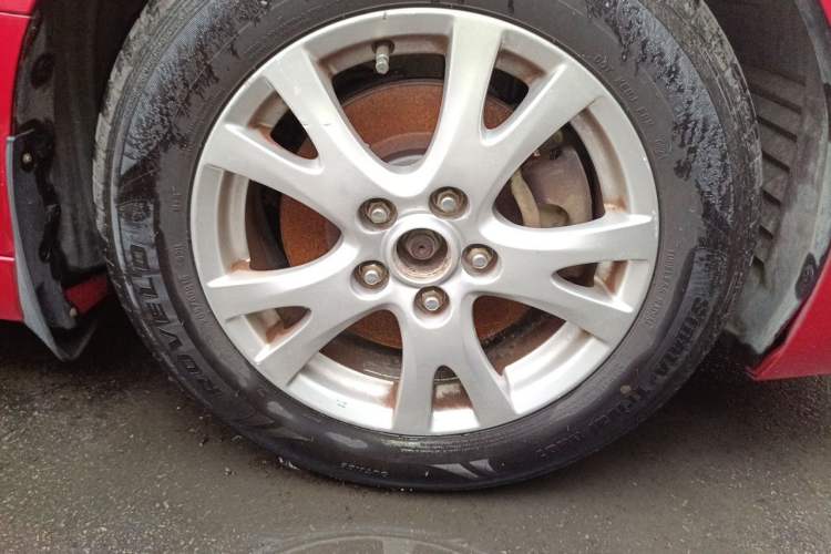 Used Mazda 6 2010 2.0L Automatic Luxury Edition Right Front Wheel Hub
