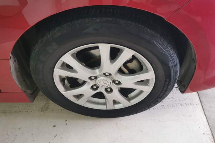 Used Mazda 6 2010 Coupe 2.5L Automatic Supreme Edition Right Front Wheel Hub