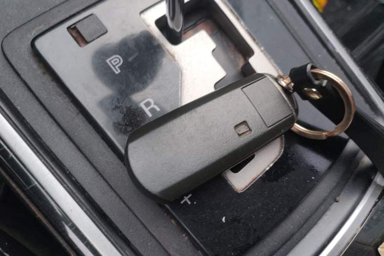 Used Mazda 6 2010 Coupe 2.5L Automatic Supreme Edition Vehicle Key
