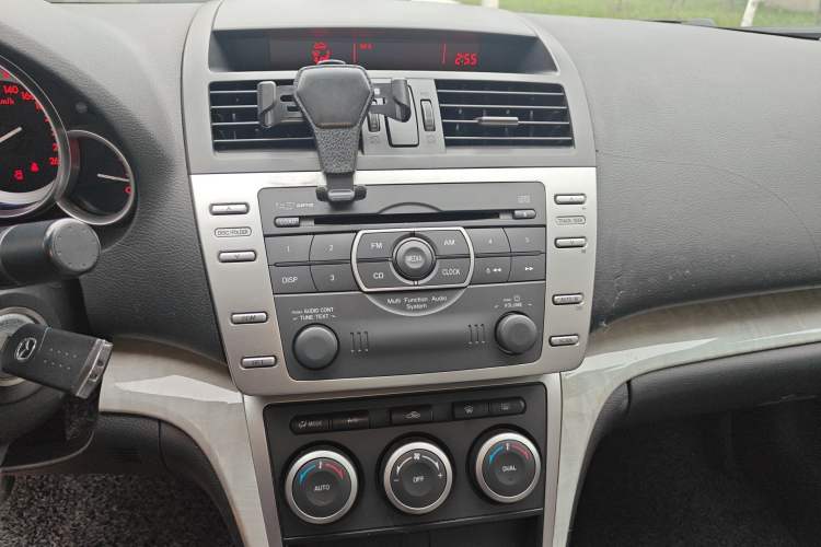 Used Mazda 6 2010 2.0L Automatic Luxury Edition Audio And AC Panel