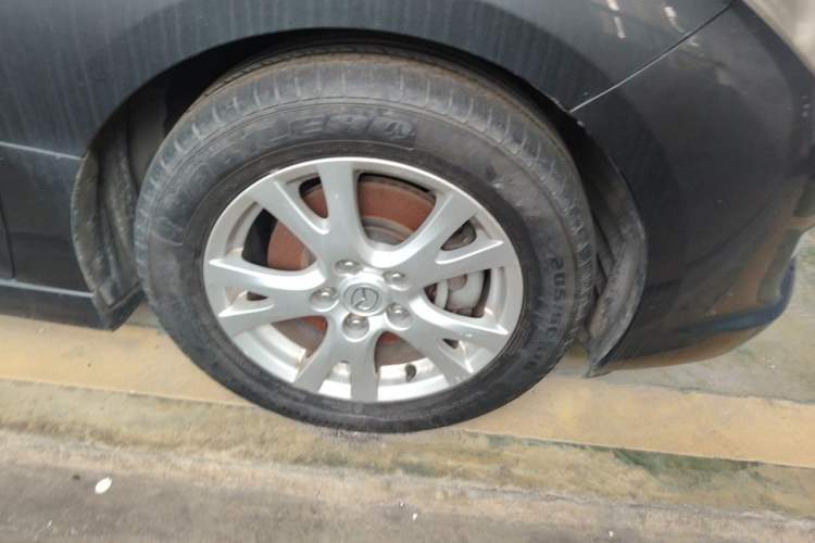 Used Mazda 6 2010 Coupe 2.0L Automatic Luxury Edition Right Front Wheel Hub
