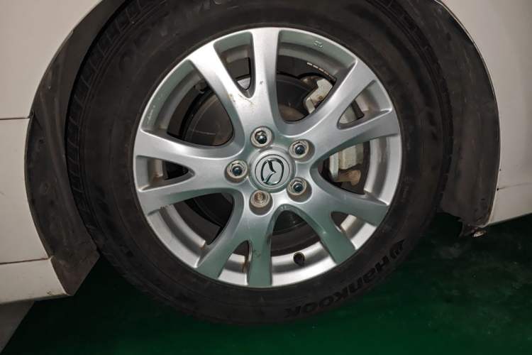 Used Mazda 6 2010 Coupe 2.0L Automatic Luxury Edition Right Front Wheel Hub