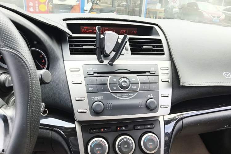 Used Mazda 6 2011 2.0L Automatic Elite Edition Audio And AC Panel