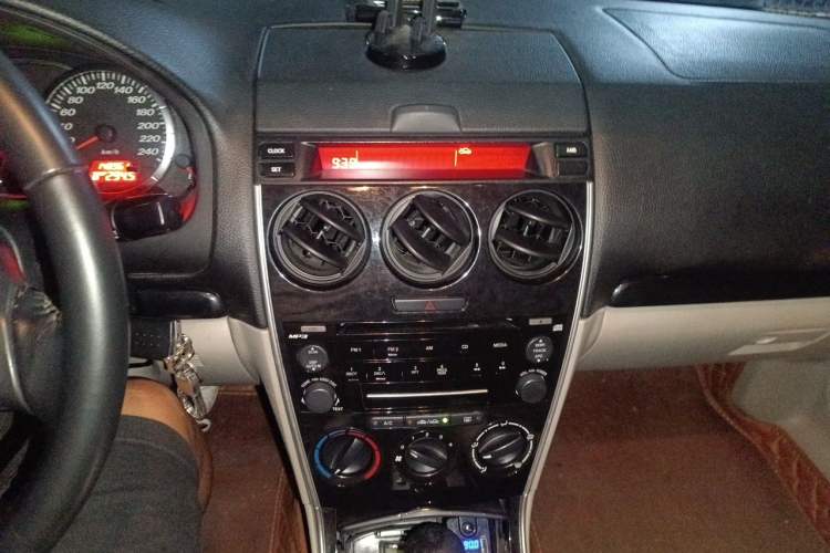 Used Mazda 6 2011 2.0L Automatic Fashion Edition Audio And AC Panel