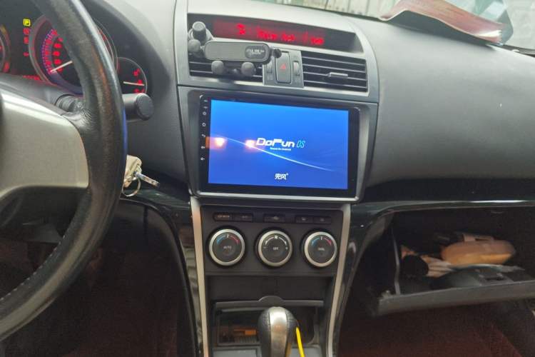 Used Mazda 6 2011 2.0L Automatic Elite Edition Audio And AC Panel