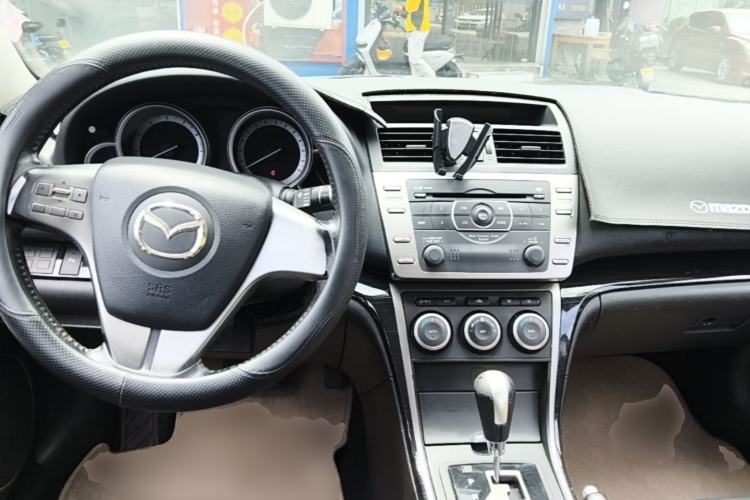 Used Mazda 6 2011 2.0L Automatic Elite Edition Center Console
