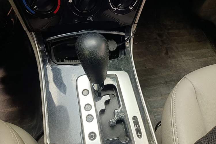 Used Mazda 6 2011 2.0L Automatic Luxury Version Gear Lever