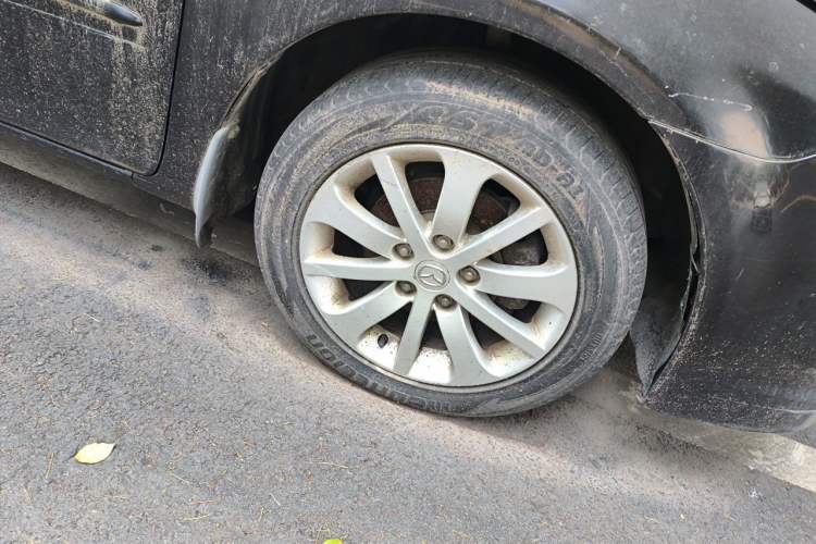 Used Mazda 6 2011 2.0L Automatic Fashion Edition Right Front Wheel Hub