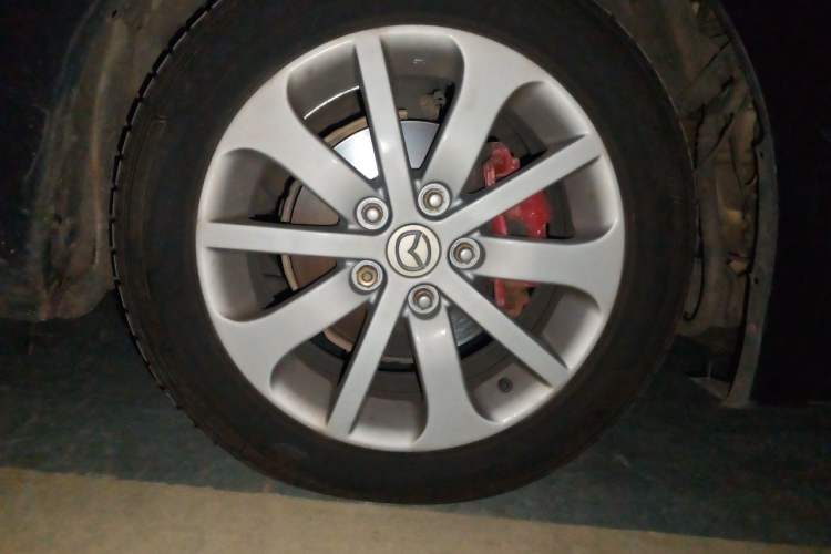 Used Mazda 6 2011 2.0L Automatic Fashion Edition Right Front Wheel Hub