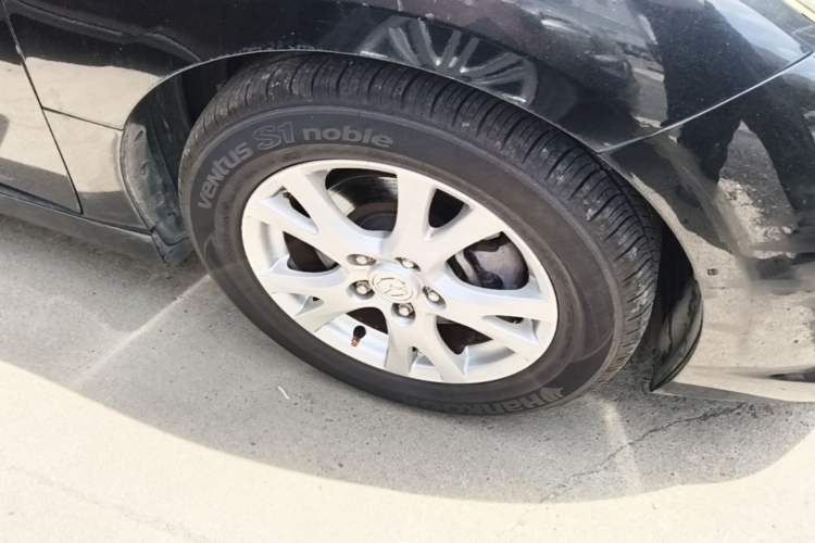 Used Mazda 6 2011 2.0L Automatic Elite Edition Right Front Wheel Hub