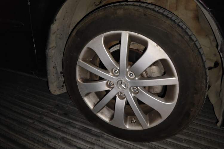 Used Mazda 6 2011 2.0L Automatic Fashion Edition Right Front Wheel Hub