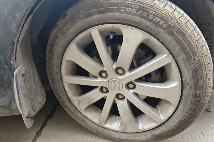 Used Mazda 6 2011 2.0L Automatic Luxury Version Right Front Wheel Hub