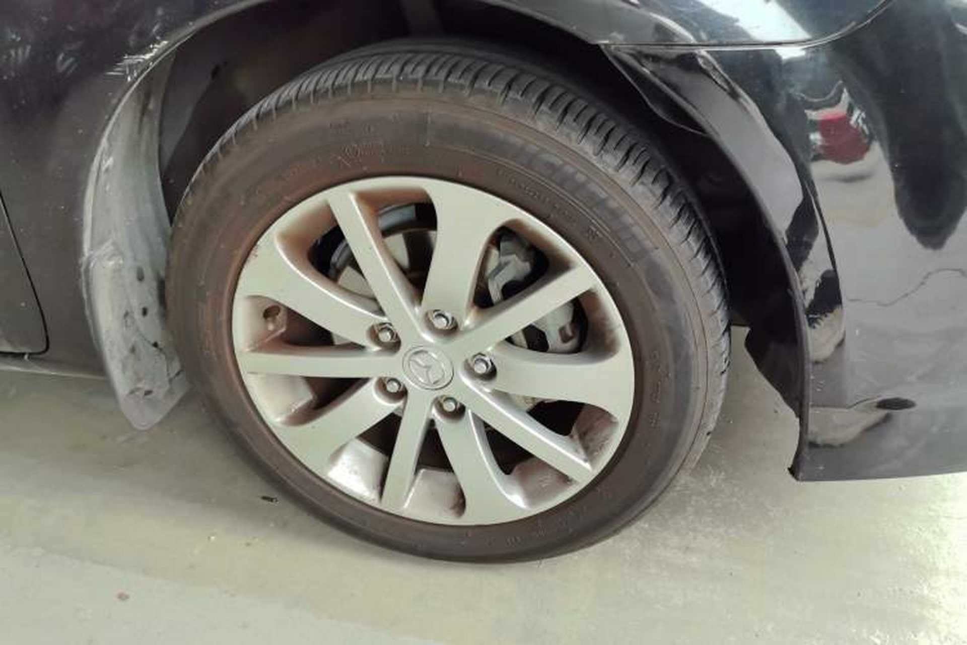 Used Mazda 6 2011 2.0L Automatic Luxury Version Right Front Wheel Hub