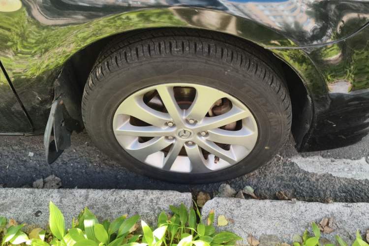 Used Mazda 6 2011 2.0L Automatic Fashion Edition Right Front Wheel Hub